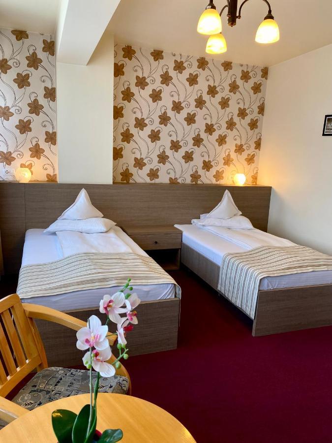 Pensiunea Rix Rooms Fokszany Zewnętrze zdjęcie